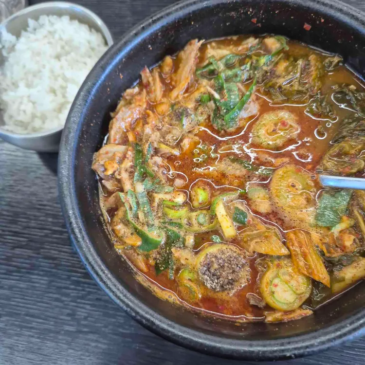 강화옥 뼈국 대표 사진