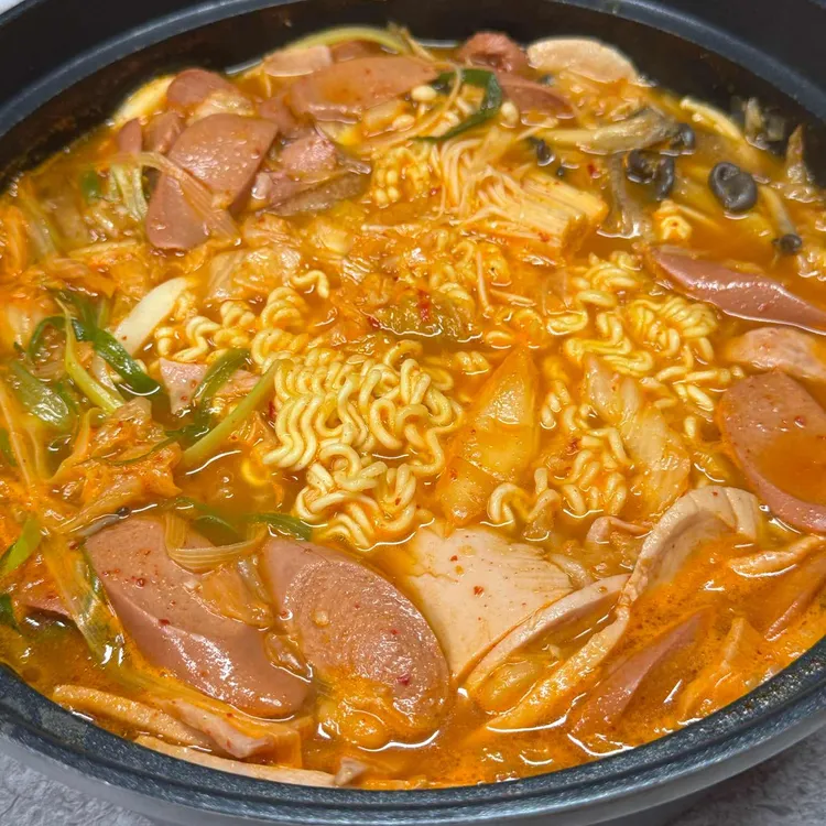 땅스부대찌개 대표 사진
