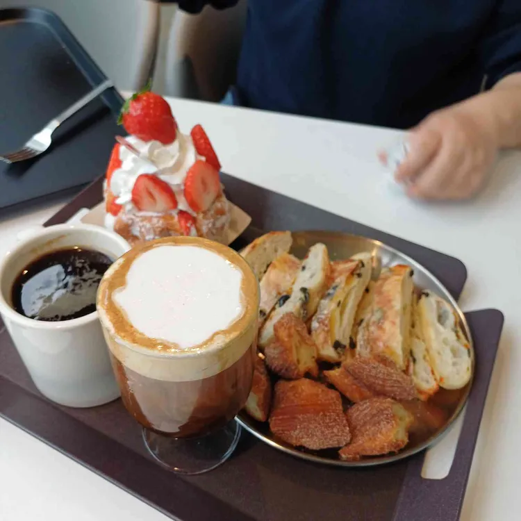 나인힐 베이커리 카페 사진