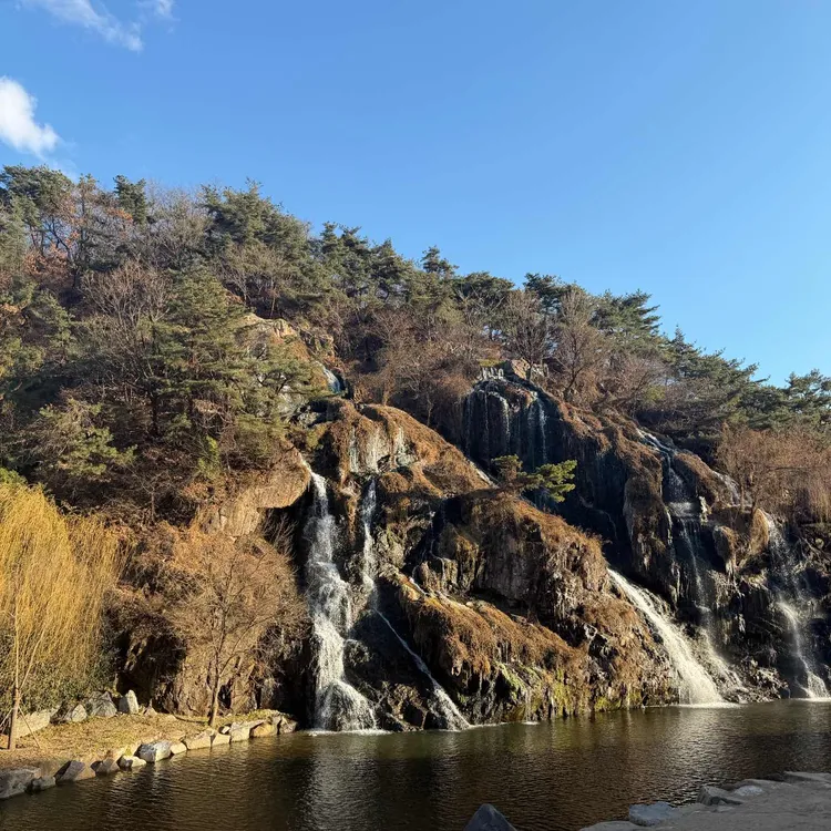 카페 폭포 사진