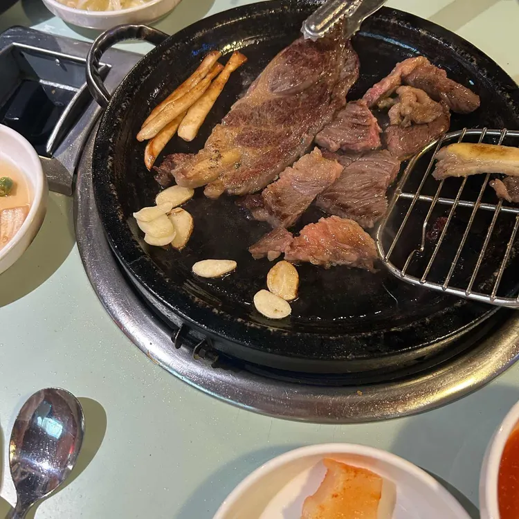 꾸석지돌판한우 대표 사진