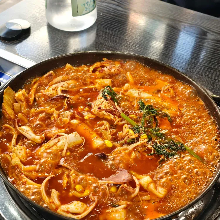 황성얼큰오징어찌개 사진