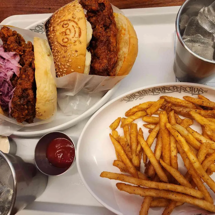치킨버거클럽 사진