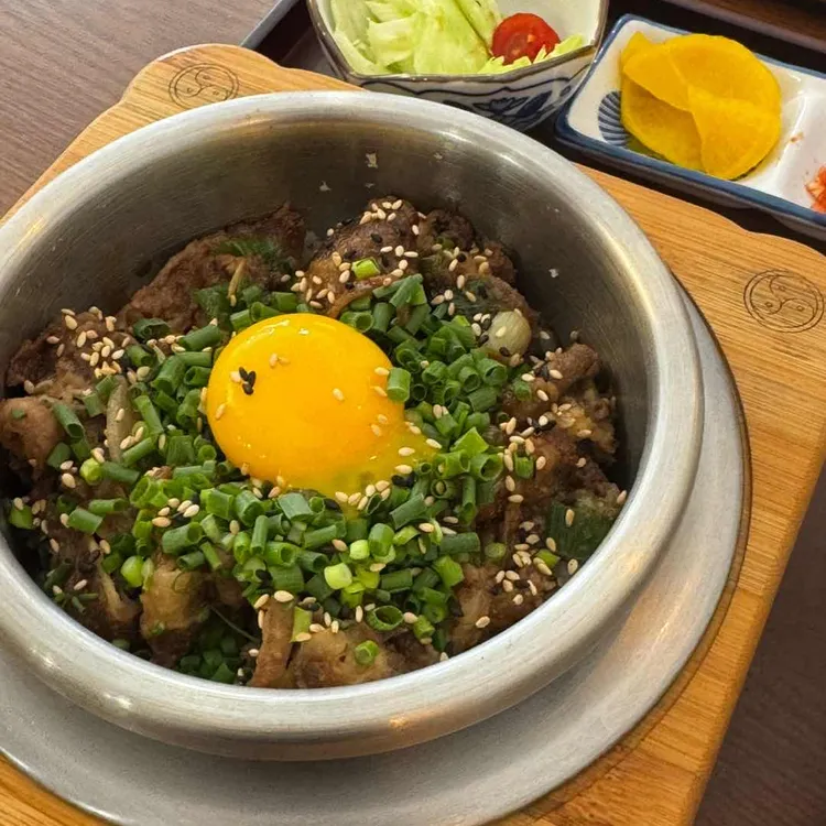 직화매콤부타동 솥밥
