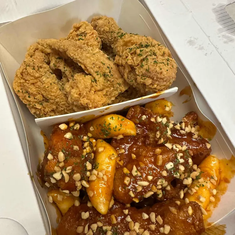 치킨매니아 대표 사진