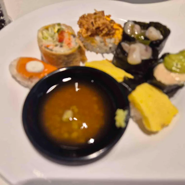 애슐리퀸즈 대표 사진