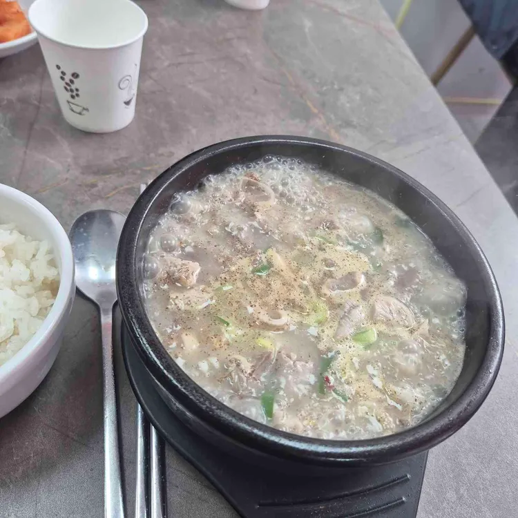 황금돼지국밥 대표 사진