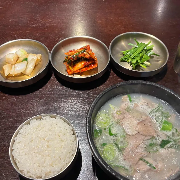 더진국 수육국밥 대표 사진