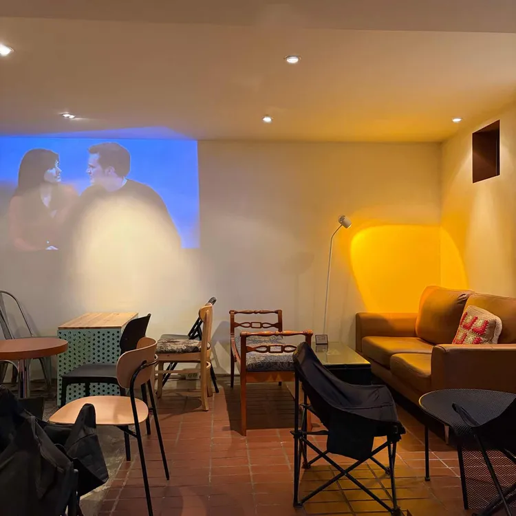 카프온카우치 대표 사진