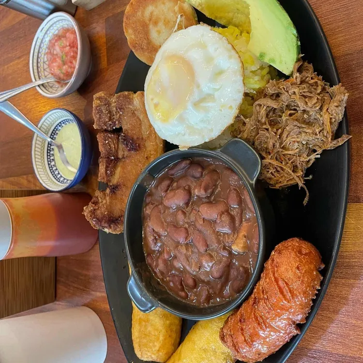 콜롬비아노 대표 사진