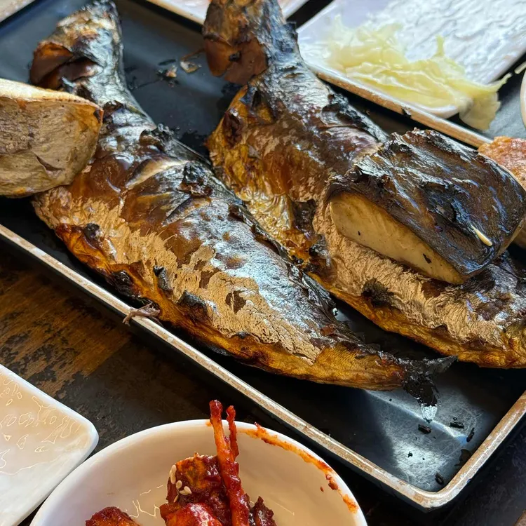 부산에뜬고등어 사진