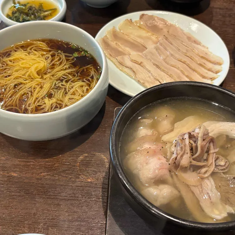 엄용백 돼지국밥 사진