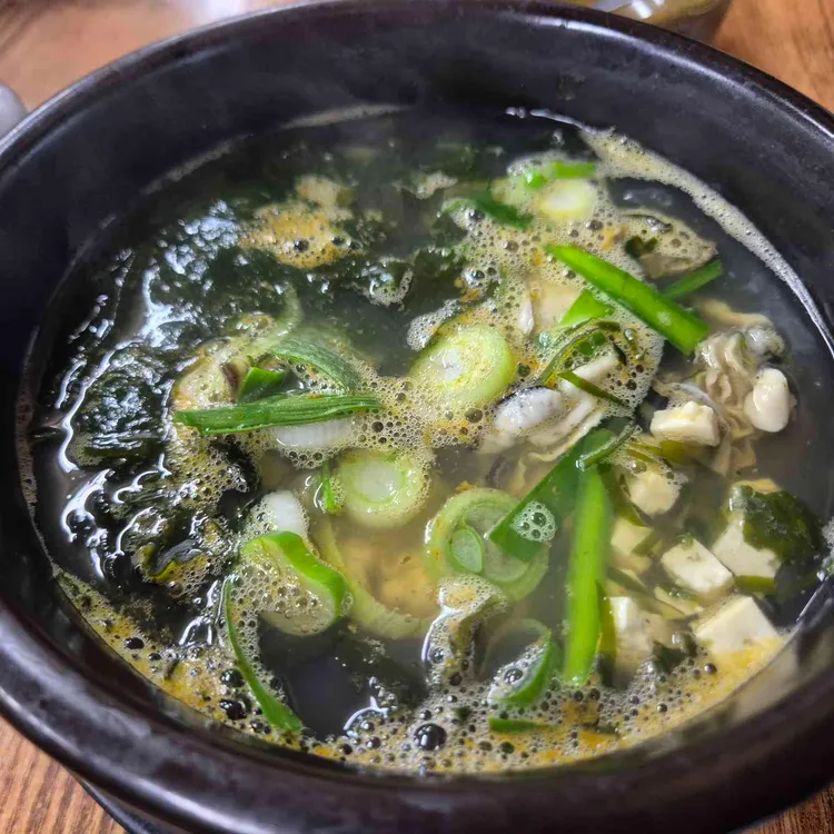 강변굴국밥 대표 사진