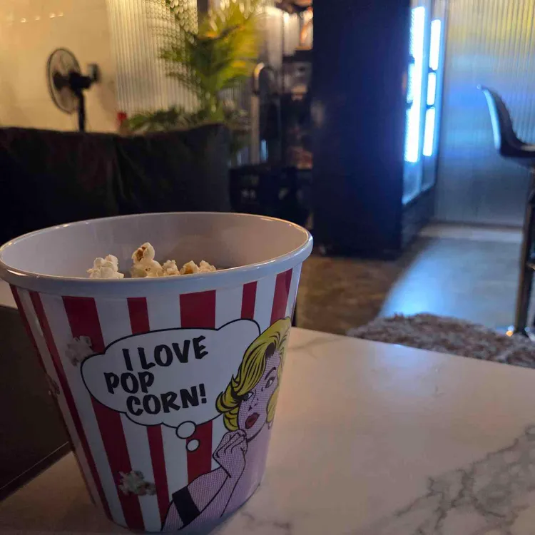 술건달 대표 사진