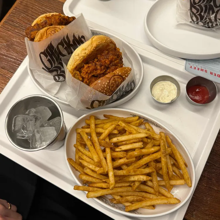 치킨버거클럽 사진