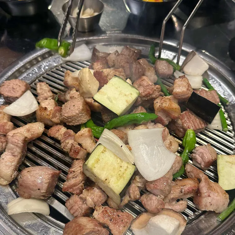 돼지통 대표 사진