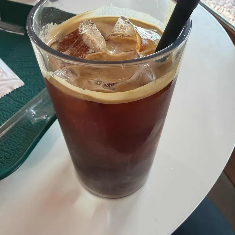 사월엔커피 대표 사진