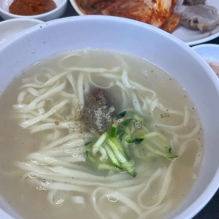 훼미리손칼국수 사진
