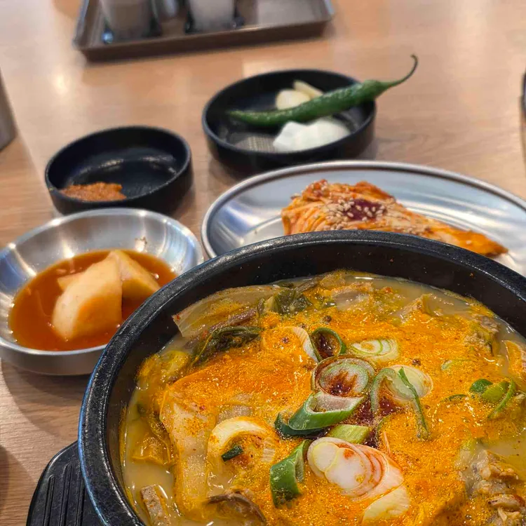 천년수육국밥 수원인계동 대표 사진