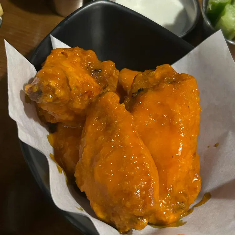 네키드윙즈 사진