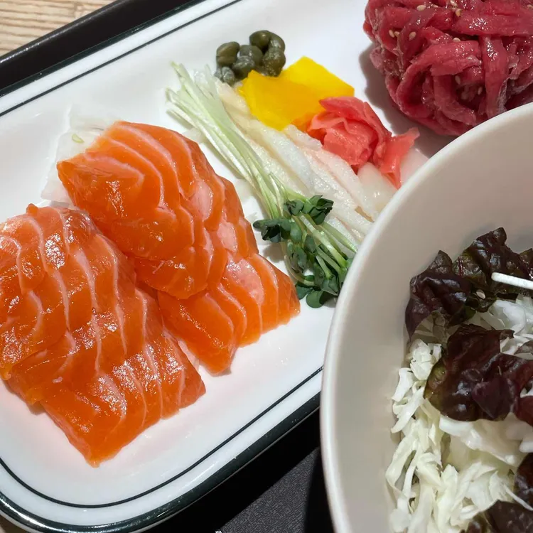 육회바른연어 대표 사진