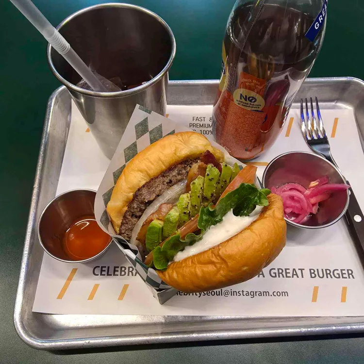 셀러브리티 버거 사진