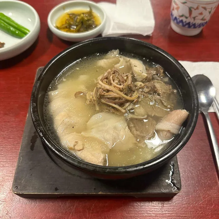 엄용백 돼지국밥 사진