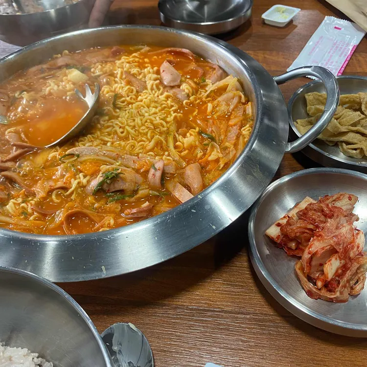 손군부대찌개 대표 사진