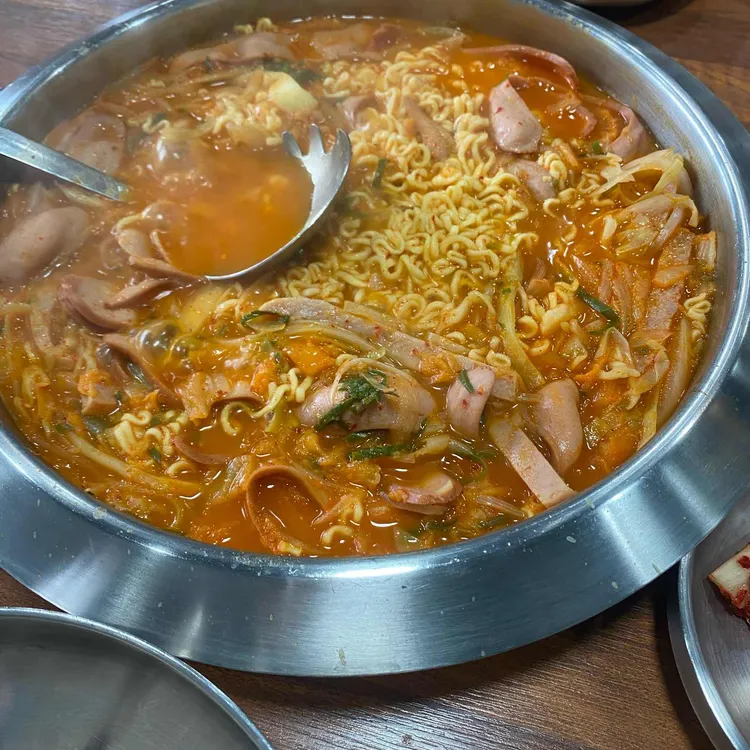 손군부대찌개 대표 사진