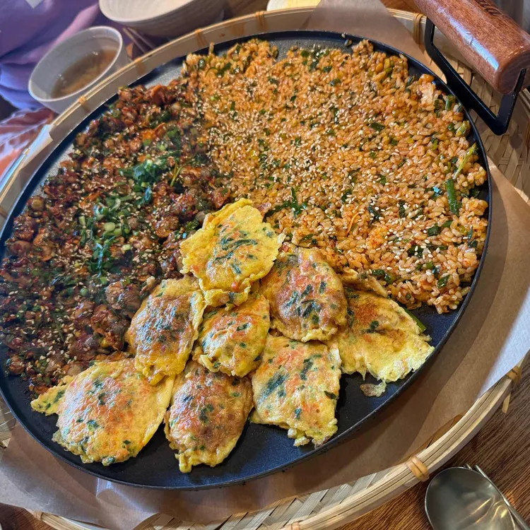 바다앞꼬막집 사진