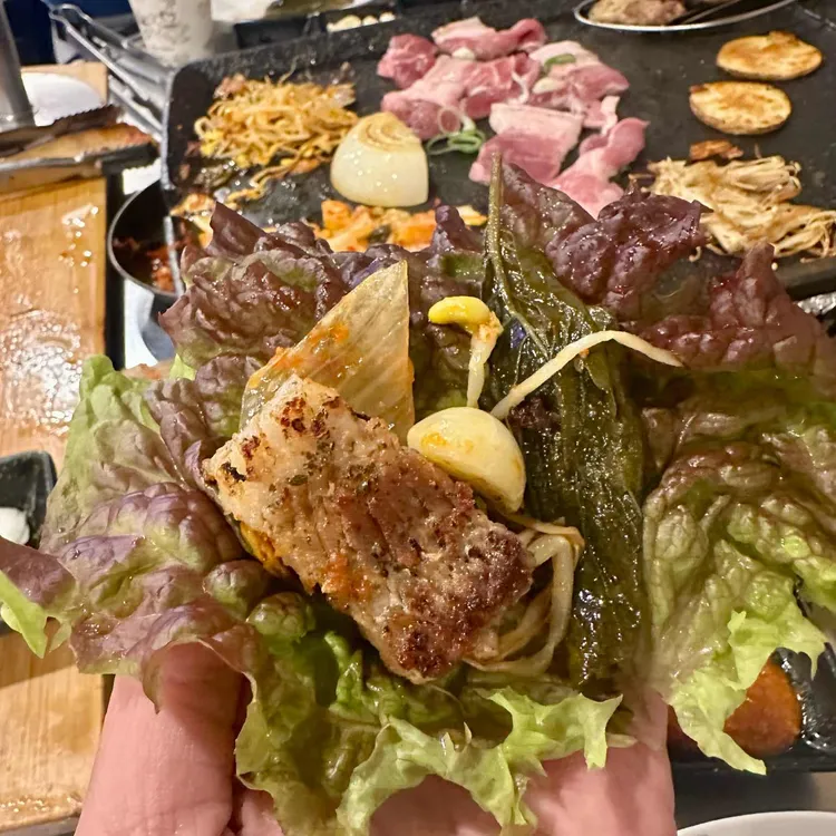 돼지되지 대표 사진