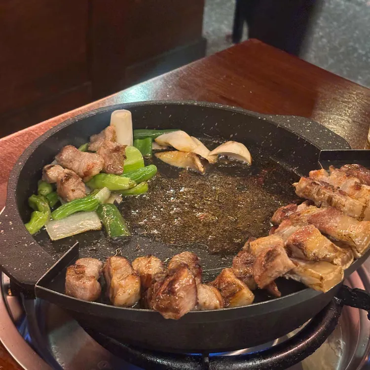 우돈탄 대표 사진