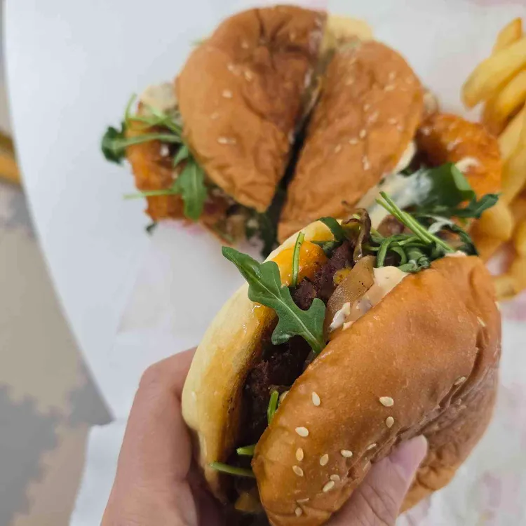 왓더버거 대표 사진