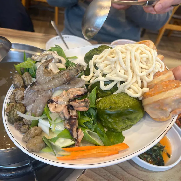 백청우칼국수 대표 사진