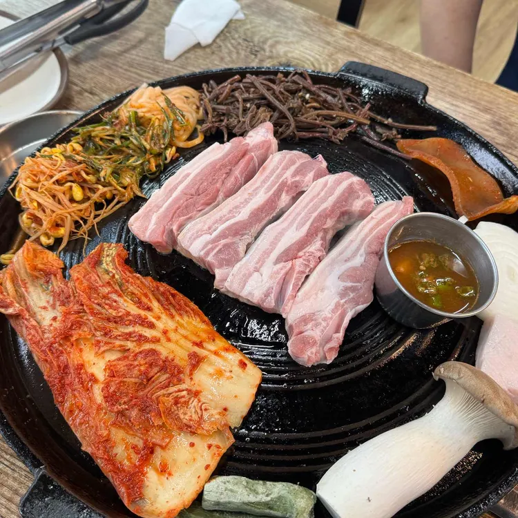 명가솥뚜껑 대표 사진