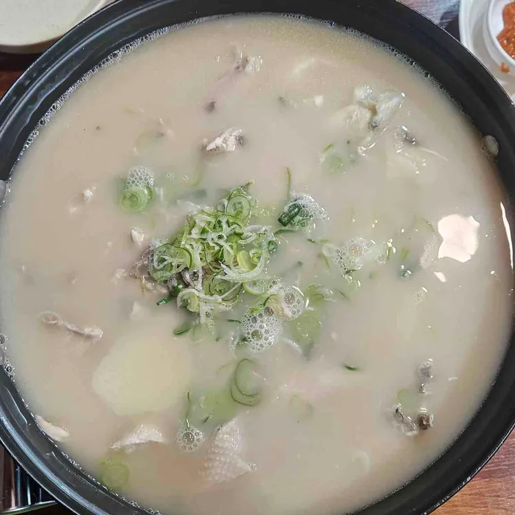 닭한마리칼국수 대표 사진