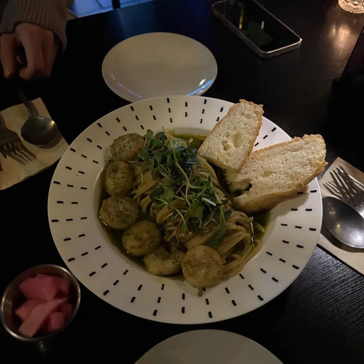 펠리즈 대표 사진