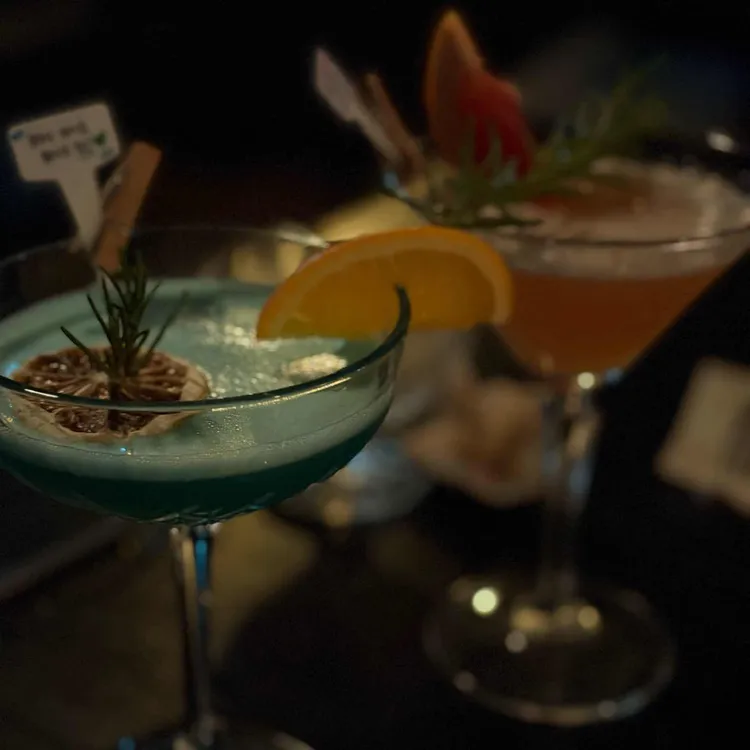 펠리즈 대표 사진