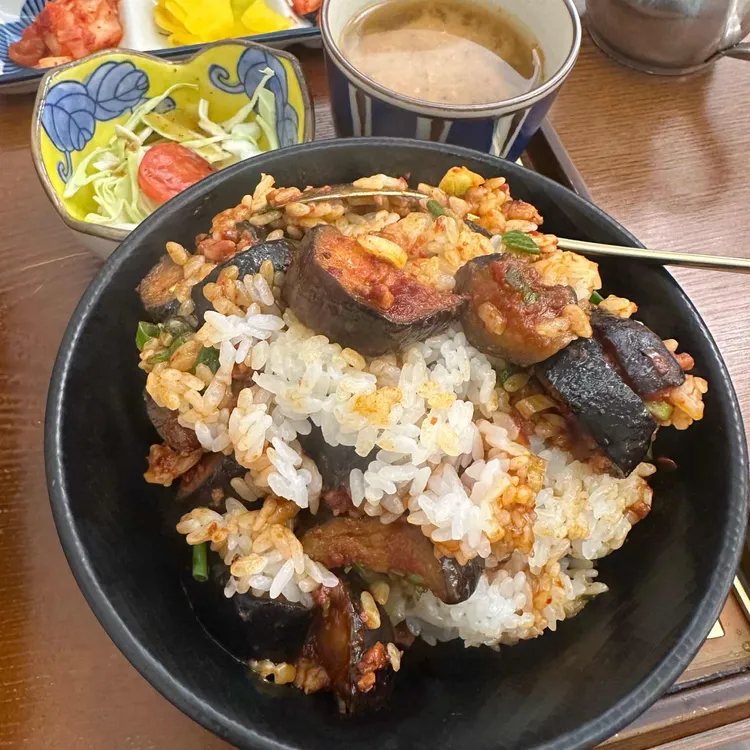 꽈리고추두부솥밥