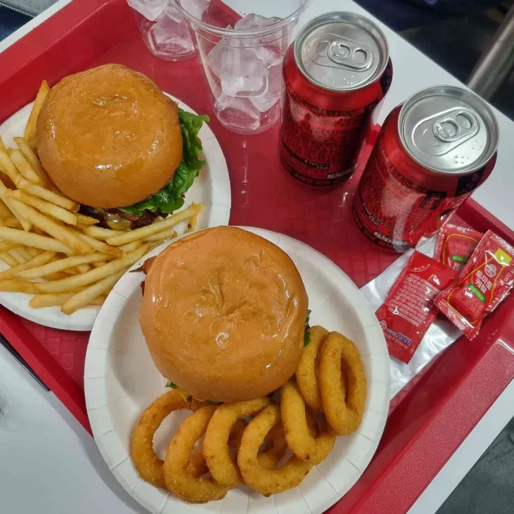 패티 버거 대표 사진