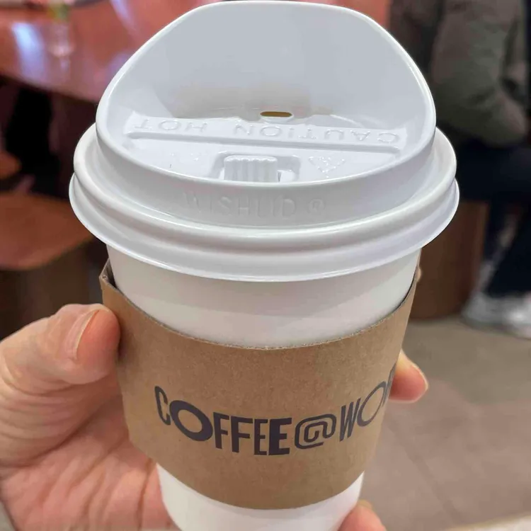 커피앳웍스 인천공항 T2 대표 사진