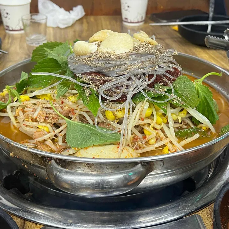 24시뼈다귀감자탕 사진