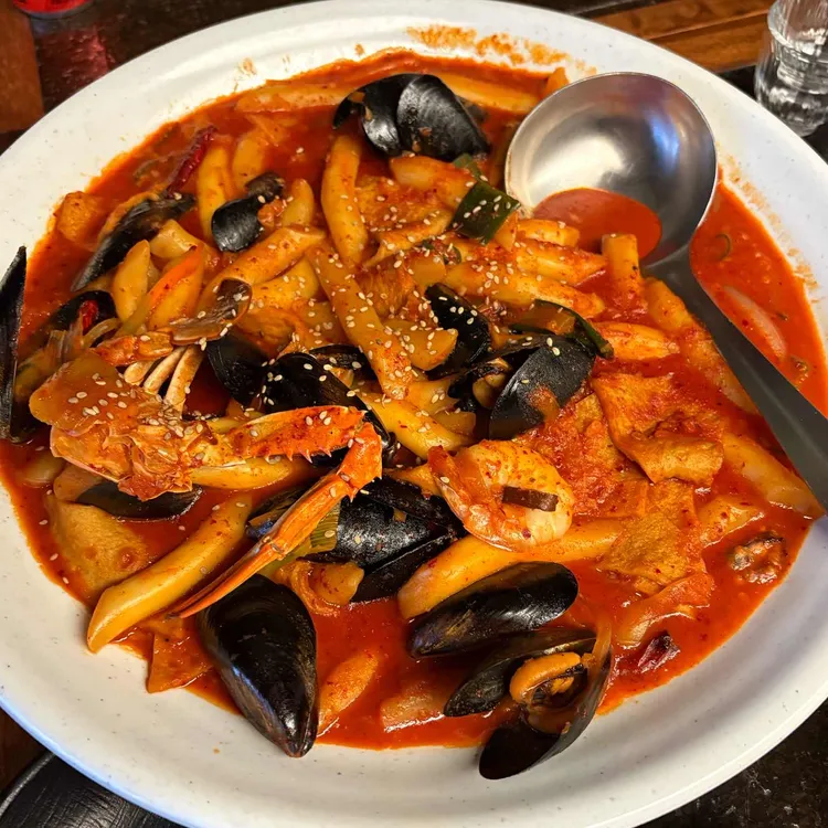 달의뒷편 대표 사진