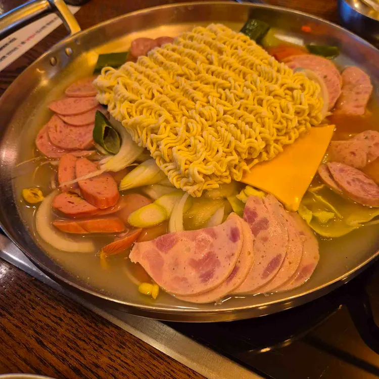 햄폭탄 부대찌개 전골 (점심특선) (2인)