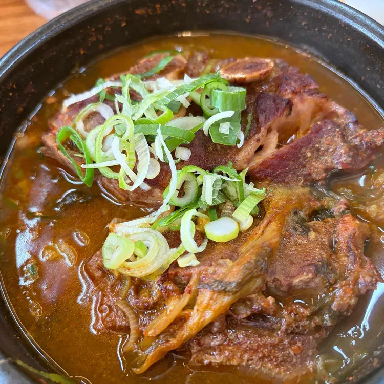 본가왕뼈감자탕읍내점 대표 사진