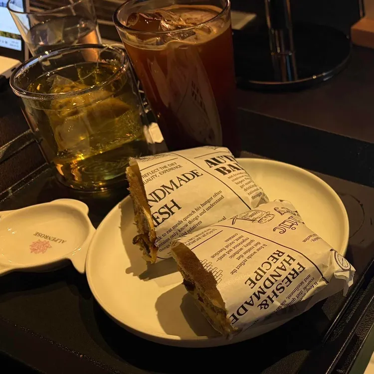 The november 라운지 대표 사진