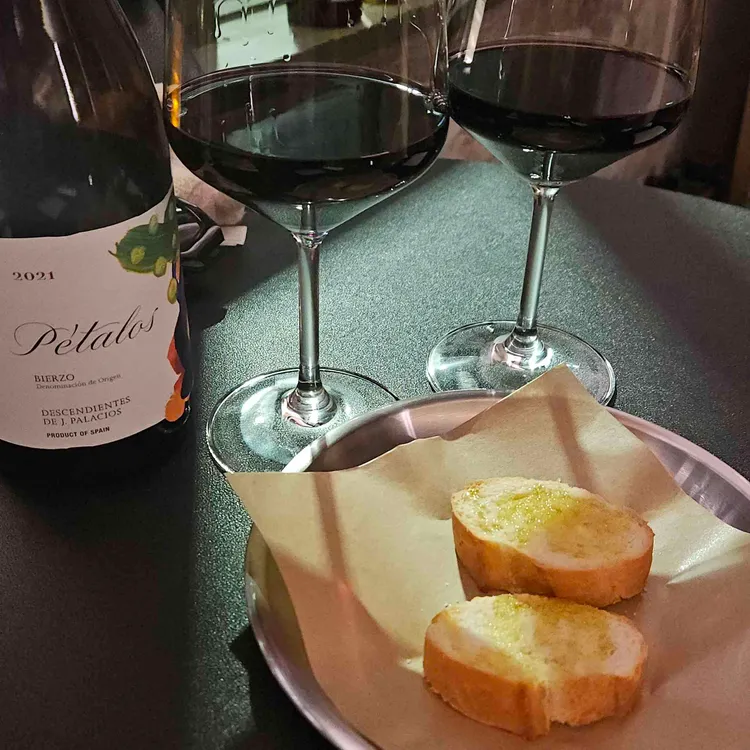 인 줄라이 대표 사진