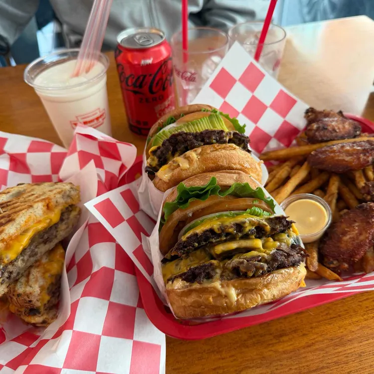 티제이버거 사진