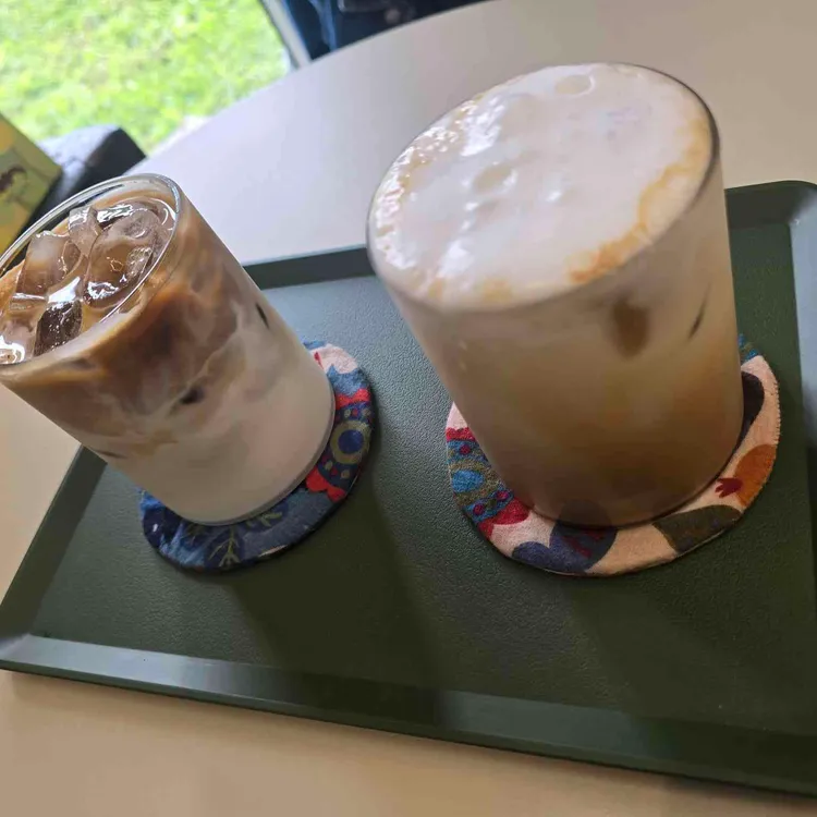 북카페 노란우산 대표 사진