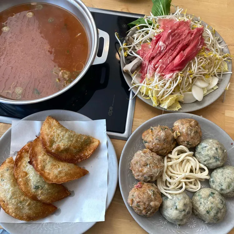 본가 만두전골전문점 사진